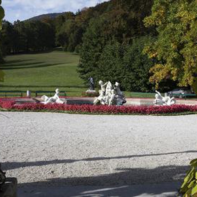 Gebäude im Park der Kaiservilla