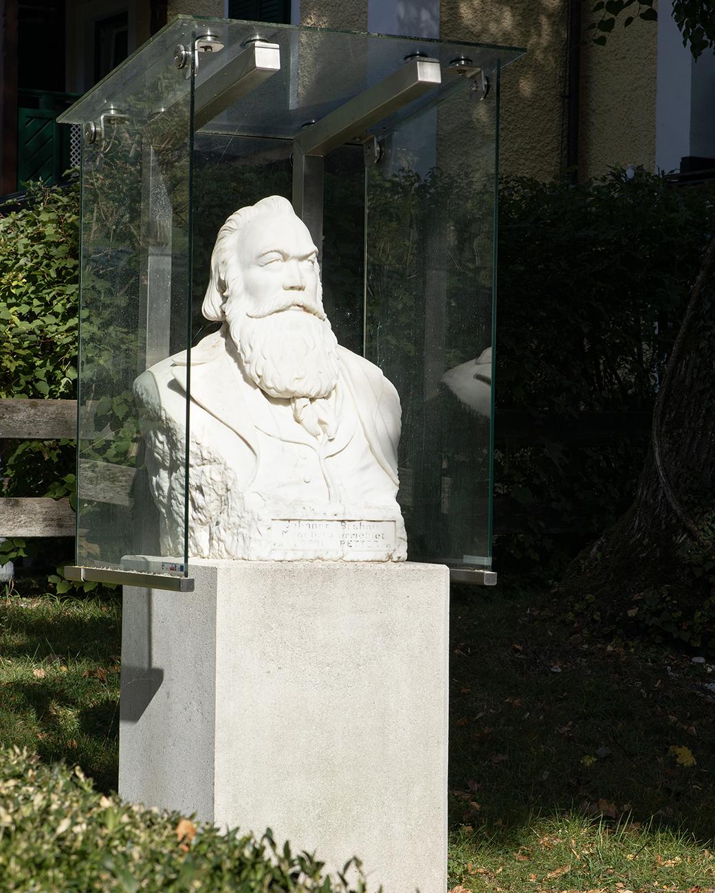 Brahms-Denkmal