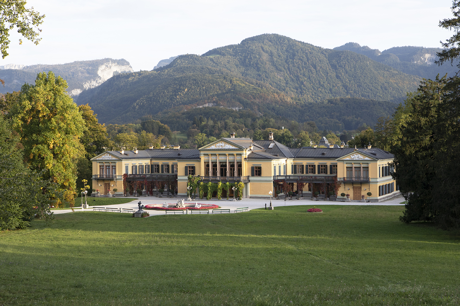 Gebäude im Park der Kaiservilla